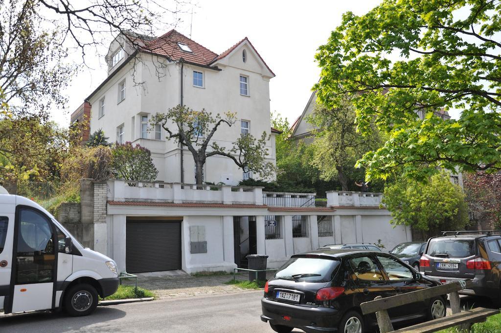 Lida Guest House Praag Buitenkant foto